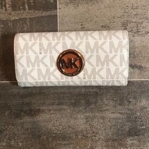 COPY - Michael kors wallet